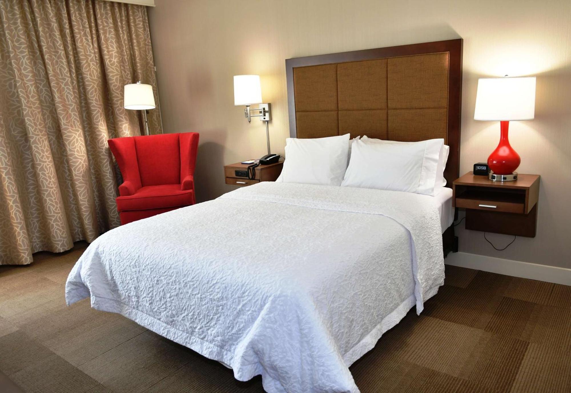 Hampton Inn & Suites Бетлехем Экстерьер фото